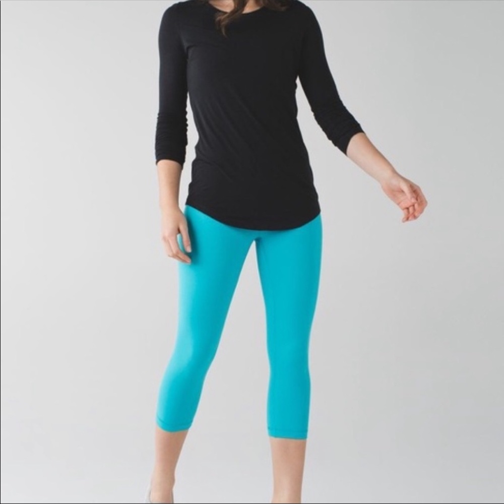 Lululemon peacock blue wunder under crop pants.